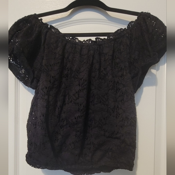 Women's size small tops. Set of 2. - Picture 5 of 5